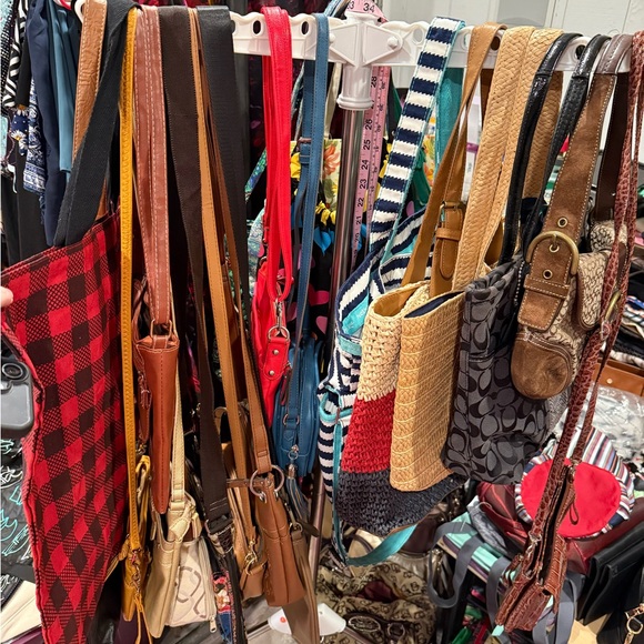 11-23-25 Live Fall-Purse/Bag Show. Thank you for your purchase!! - Picture 6 of 11